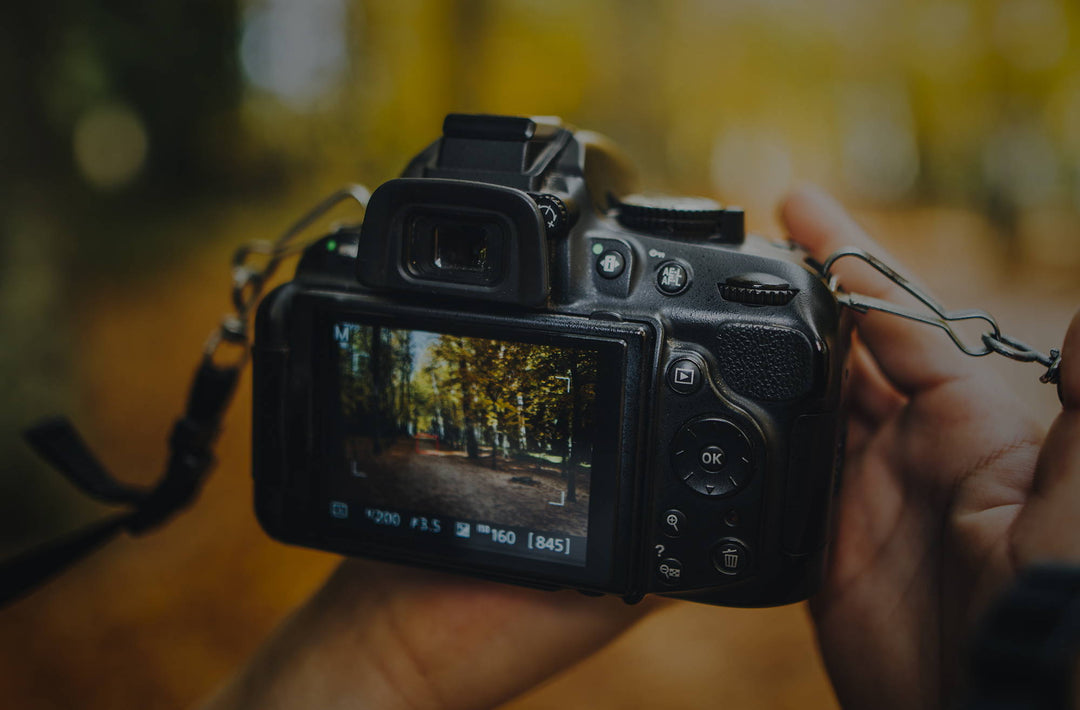 3 Tips for How to Handle a DSLR Camera
